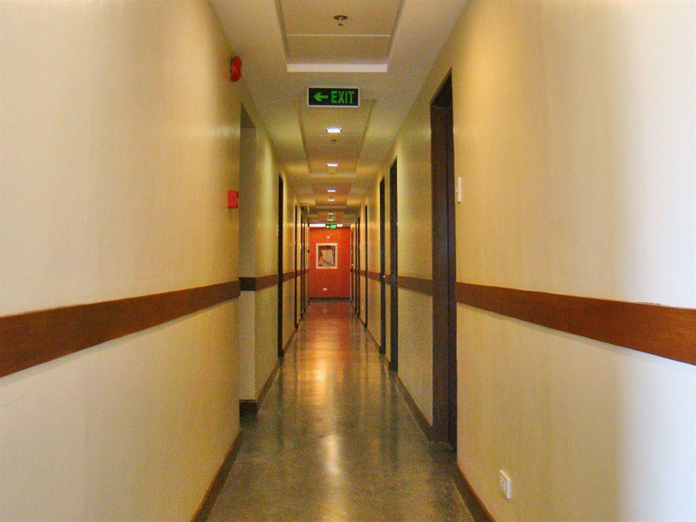 Express Inn Mactan Мактан Екстериор снимка